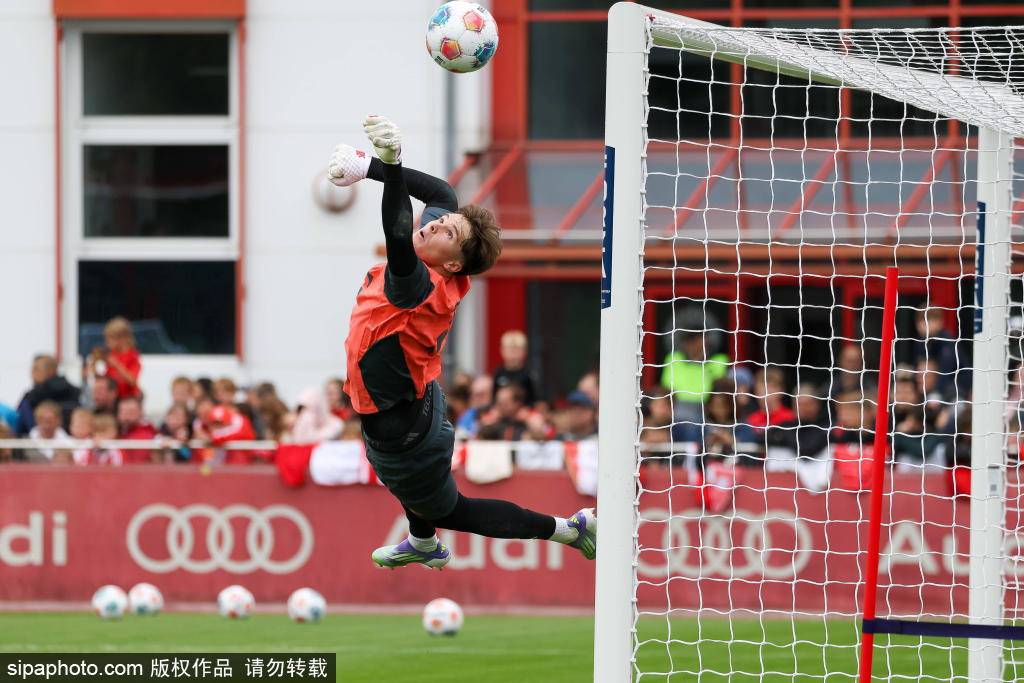 德甲球队拜仁慕尼黑训练备战比赛
德甲球队拜仁慕尼黑训练备战比赛